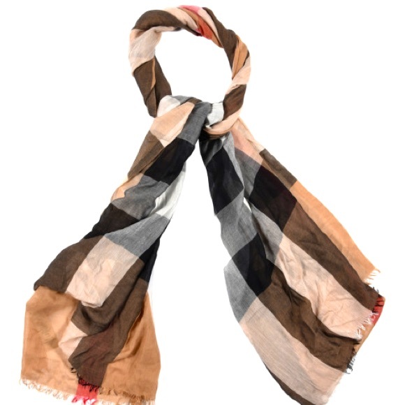 Burberry authentic cotton luxurious scarf 🔥